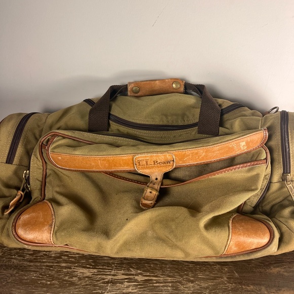 L.L. Bean Other - L.L. Bean vintage Men's Tan canvas leather  Duffel Bag medium size